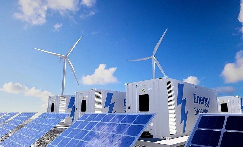 Hybrid micro-grid with solar and storage
